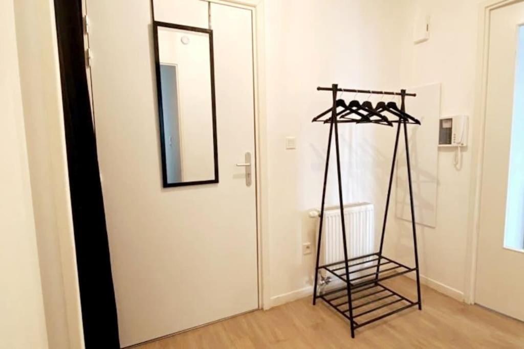 Appartement Proche Chu Avec Balcon Et Parking Lille Exterior foto