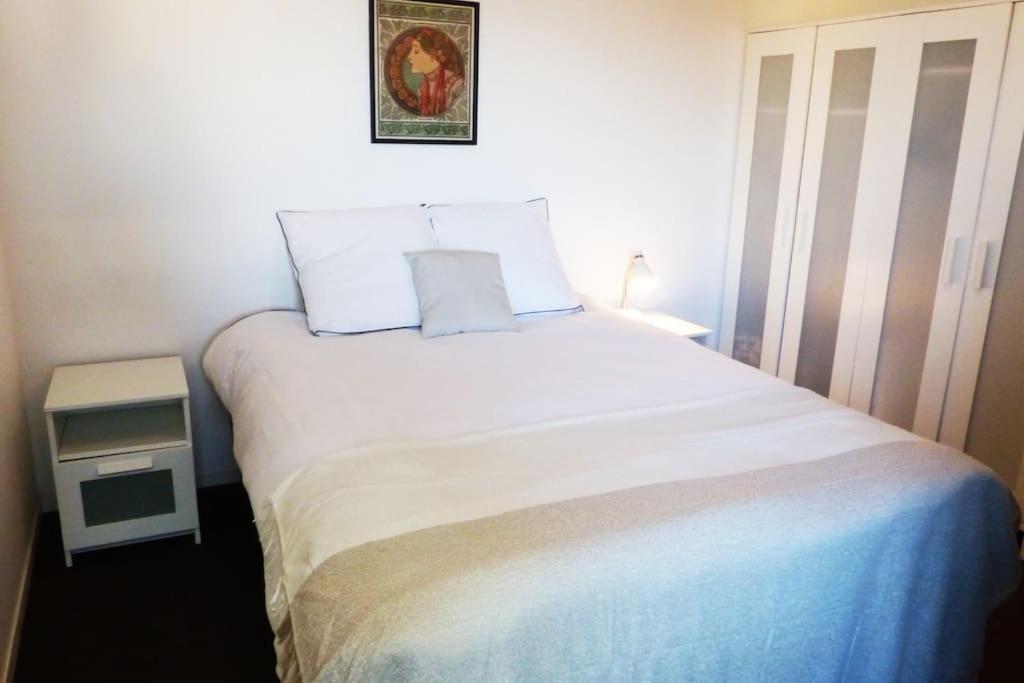Appartement Proche Chu Avec Balcon Et Parking Lille Exterior foto